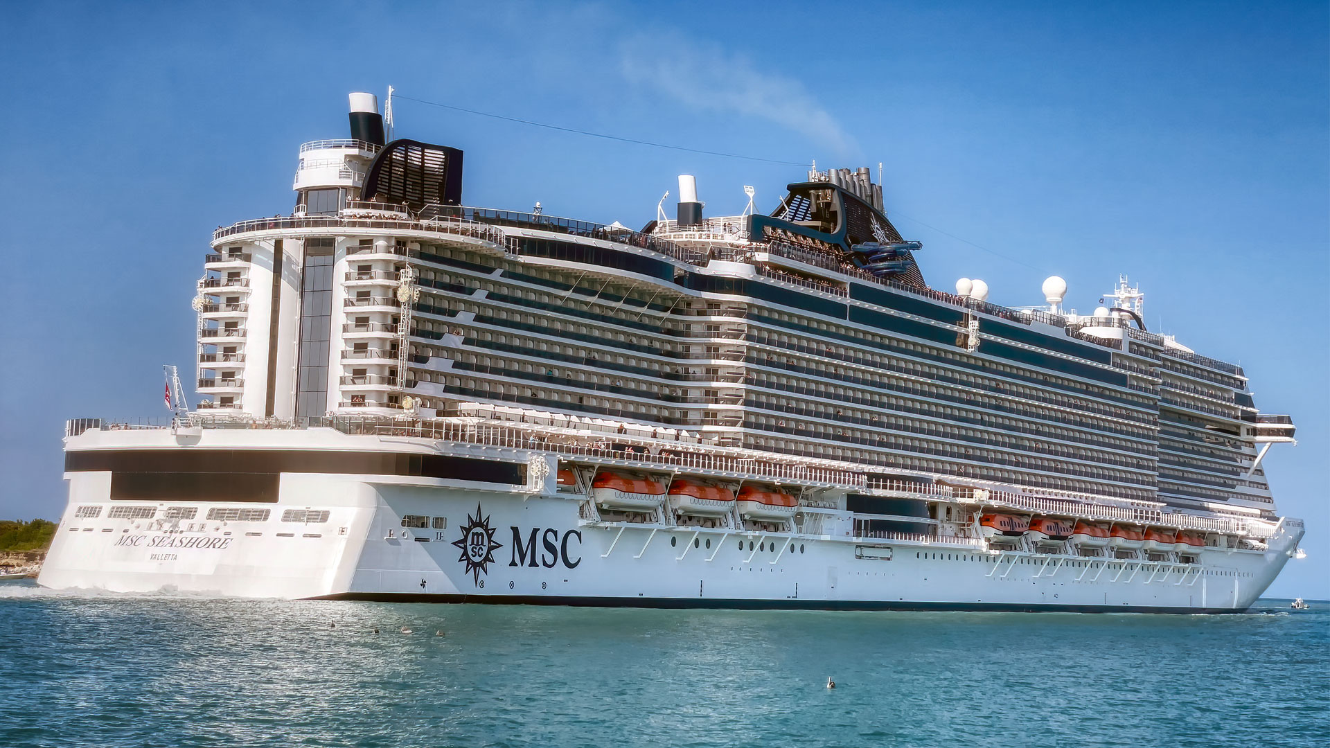 MSC Seashore sailing away